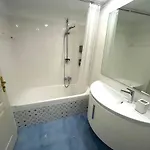 Lovely Flat With Terrace, Swimming Pool And Garage דירה רוקברון-קאפ-מרט