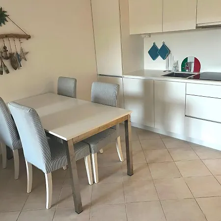 Lovely Flat With Terrace, Swimming Pool And Garage