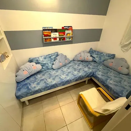 דירה Lovely Flat With Terrace, Swimming Pool And Garage *
